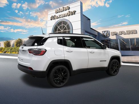 New 2026 Jeep Compass Latitude image 3