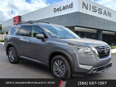 New 2025 Nissan Pathfinder SV w/ SV Premium Package