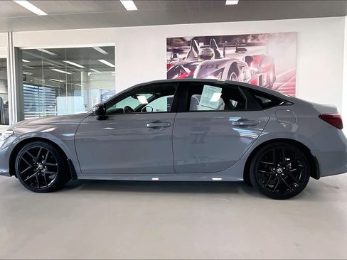 Used 2025 Honda Civic Sport image 3