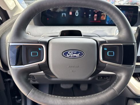 Certified 2025 Ford Expedition Active AWD/4WD image 30