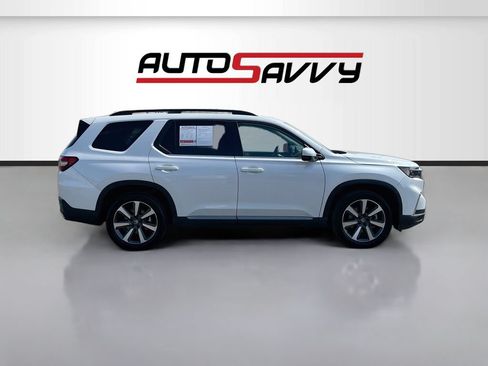 Used 2024 Honda Pilot Touring image 8