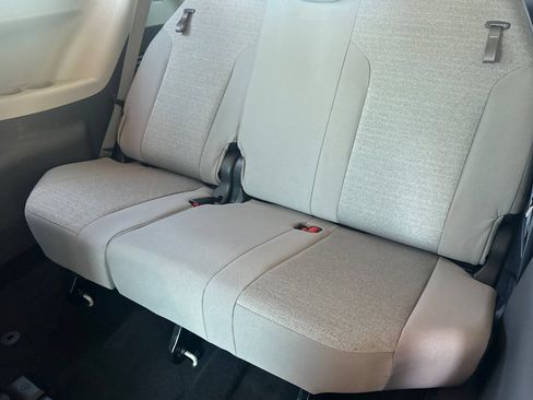 Certified 2024 Toyota Sienna LE AWD/4WD image 18