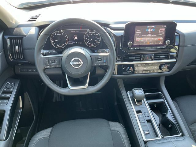Used 2025 Nissan Pathfinder SV FWD image 12
