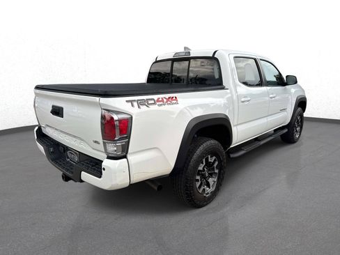 Used 2022 Toyota Tacoma TRD Off-Road w/ Technology Package AWD/4WD image 3