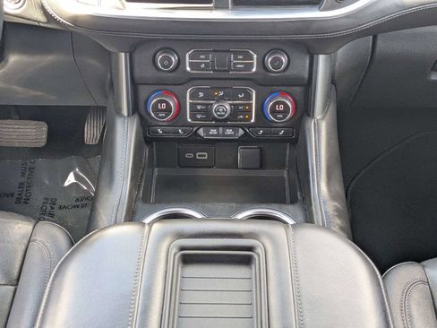 Used 2023 Chevrolet Suburban LT RWD image 19