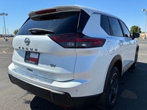 Certified 2024 Nissan Rogue SV FWD image 6