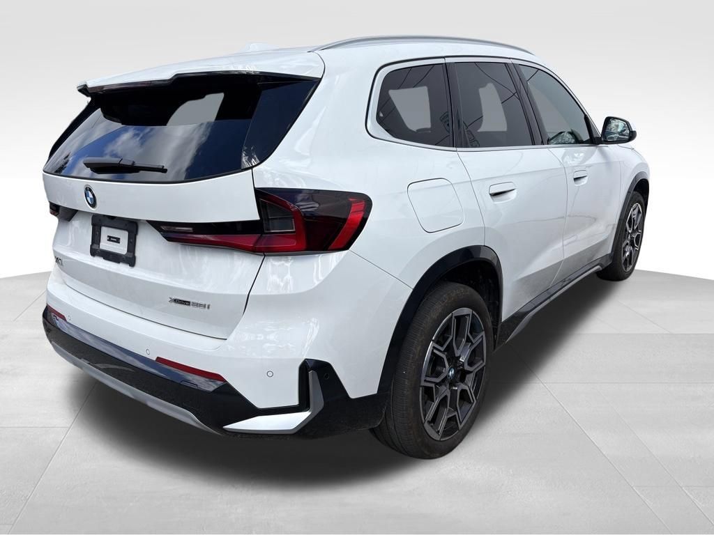 Certified 2025 BMW X1 xDrive28i w/ Convenience Package AWD/4WD image 4