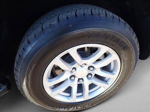 Used 2023 Chevrolet Tahoe LT image 7