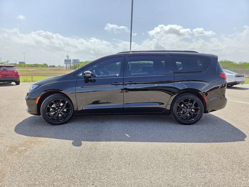 New 2026 Chrysler Pacifica Select FWD image 4