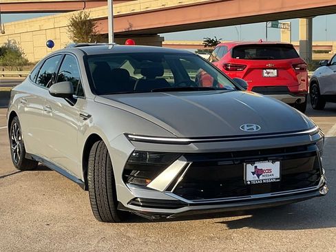 Used 2025 Hyundai Sonata SEL FWD image 3
