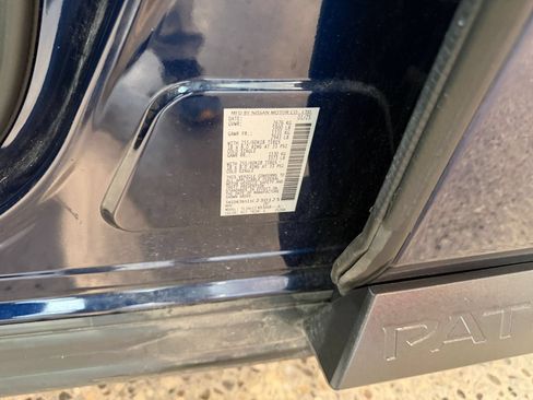 Used 2025 Nissan Pathfinder SV FWD image 31