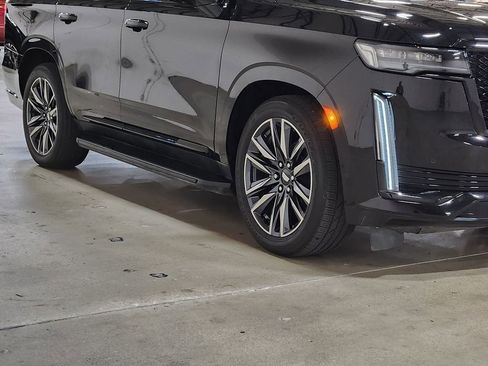 Used 2022 Cadillac Escalade Sport w/ Touring Package image 17