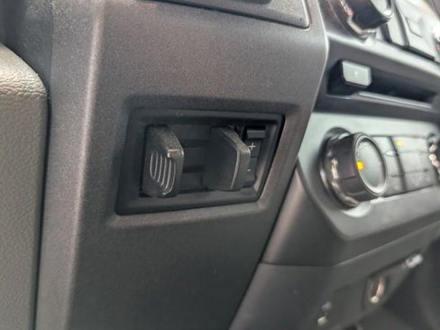 Used 2018 Ford F250 XL w/ Power Equipment Group image 4