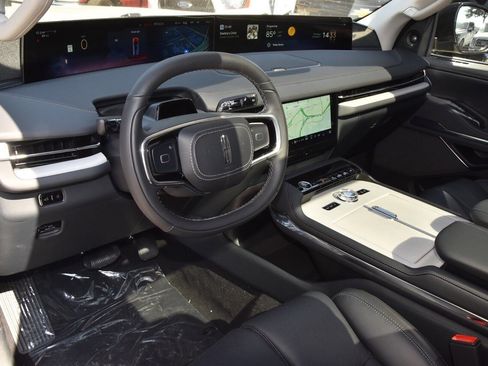 New 2025 Lincoln Navigator L Reserve image 36