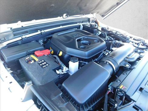 Used 2025 Jeep Wrangler Sahara 4xe AWD/4WD image 29