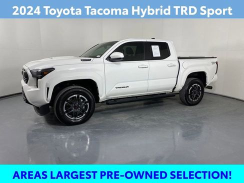 Used 2024 Toyota Tacoma TRD Sport image 3