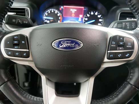 Used 2022 Ford Explorer XLT w/ Equipment Group 202A image 25