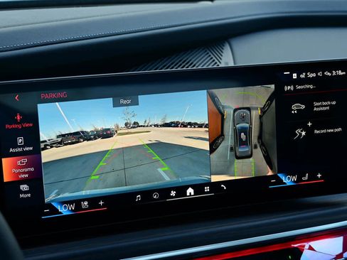 Used 2025 BMW 740i image 11