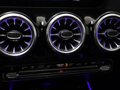 Used 2023 Mercedes-Benz GLA 250 image 11