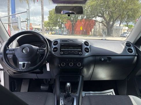 Used 2014 Volkswagen Tiguan S image 14