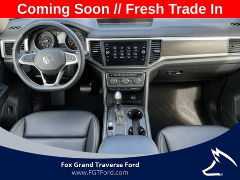 Used 2021 Volkswagen Atlas SE w/ Panoramic Sunroof Package FWD image 2