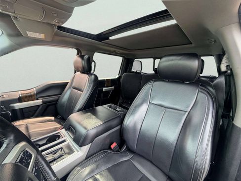 Used 2019 Ford F150 Lariat w/ Equipment Group 502A Luxury AWD/4WD image 19
