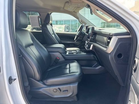 Used 2024 Ford Expedition XLT RWD image 13