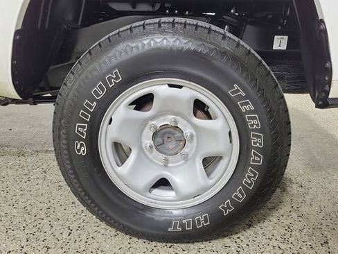 Used 2022 Toyota Tacoma SR image 8