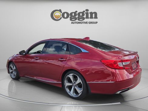 Used 2018 Honda Accord Touring image 3