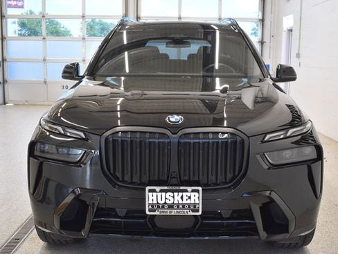 Used 2026 BMW X7 xDrive40i AWD/4WD image 3