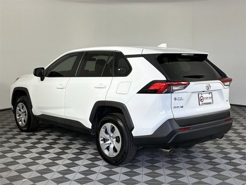 Used 2023 Toyota RAV4 LE image 5