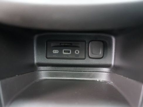 Used 2022 Chevrolet Equinox RS w/ RS Leather Package image 16