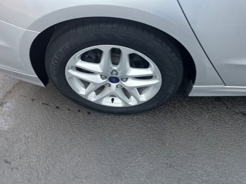 Used 2014 Ford Fusion SE image 30