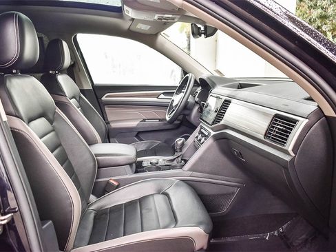 Used 2021 Volkswagen Atlas SEL Premium image 16