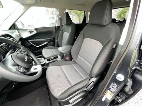 Certified 2025 Kia Soul LX FWD image 11