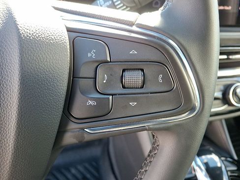 Used 2025 Buick Envista Sport Touring w/ Convenience II Package image 18