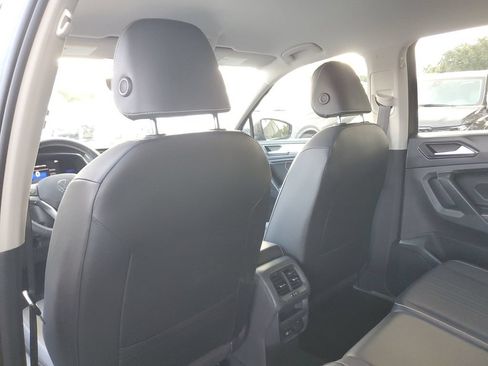 Used 2023 Volkswagen Tiguan SE FWD image 15
