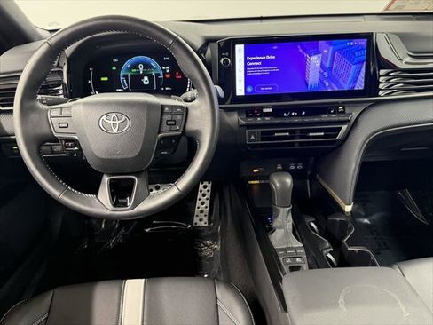 Certified 2025 Toyota Camry SE image 33
