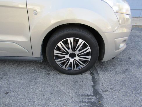 Used 2016 Ford Transit Connect XLT image 10