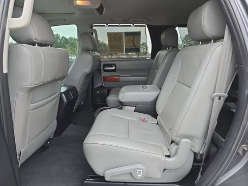 Used 2019 Toyota Sequoia Platinum image 16