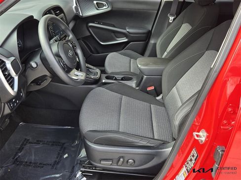 Certified 2021 Kia Soul S image 11