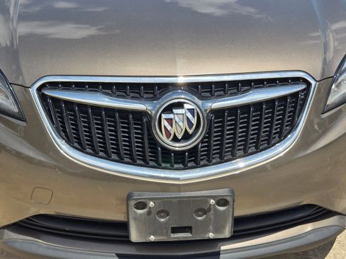 Used 2019 Buick Envision Essence FWD image 3