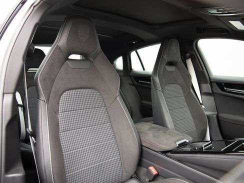 Certified 2024 Porsche Panamera 4 image 29