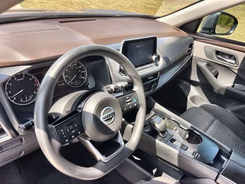 Used 2021 Nissan Rogue SV FWD image 15