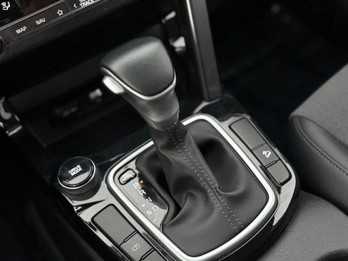 Used 2024 Kia Seltos S image 32