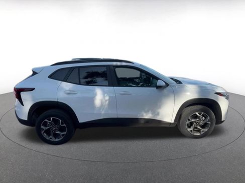 Used 2025 Chevrolet Trax LT image 16