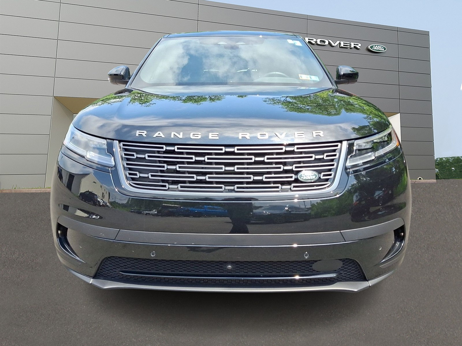 Used 2026 Land Rover Range Rover Velar S AWD/4WD image 8