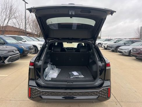 New 2026 Volkswagen Tiguan SE R-Line image 9