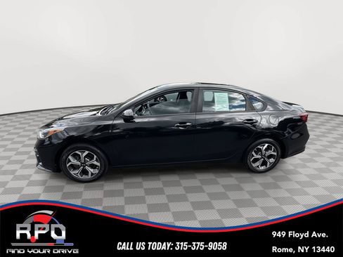 Used 2020 Kia Forte LXS FWD image 2