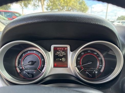 Used 2020 Dodge Journey SE w/ SE Popular Equipment Group image 28